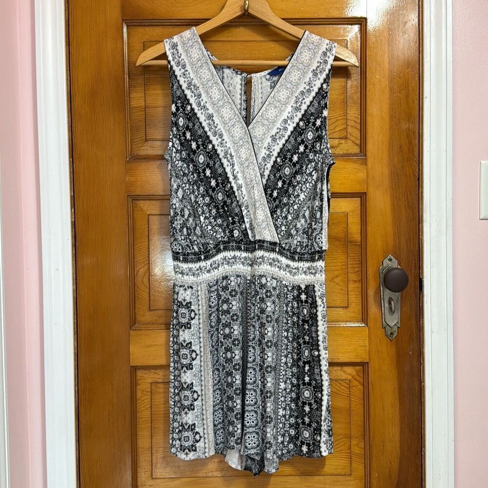 Apt. 9 Black White Boho Romper Women’s US Small